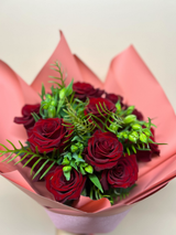 The Perfect Dozen – Premium Red Roses